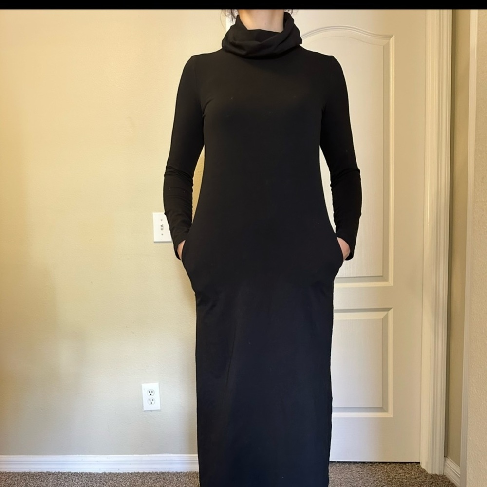 Black Turtleneck Maxi Dress with Pockets Long Sleeve